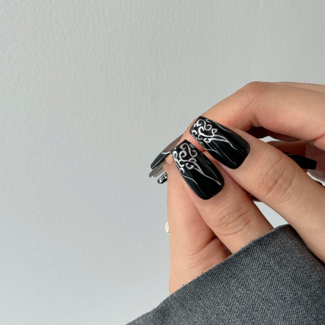 Black Swan Luxurious Glue-on Nails Art