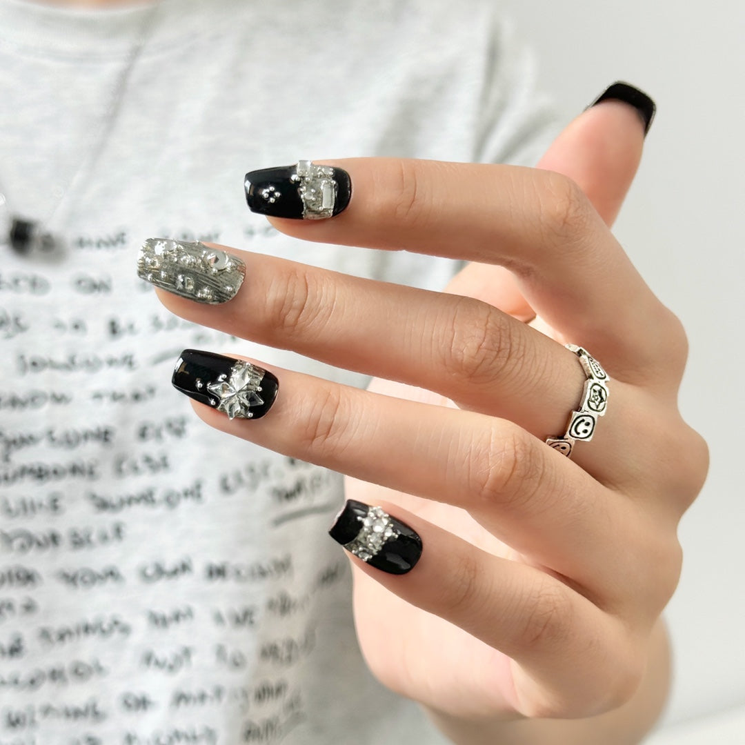 Black Silver Dress Luxurious Glue-on Nails Art