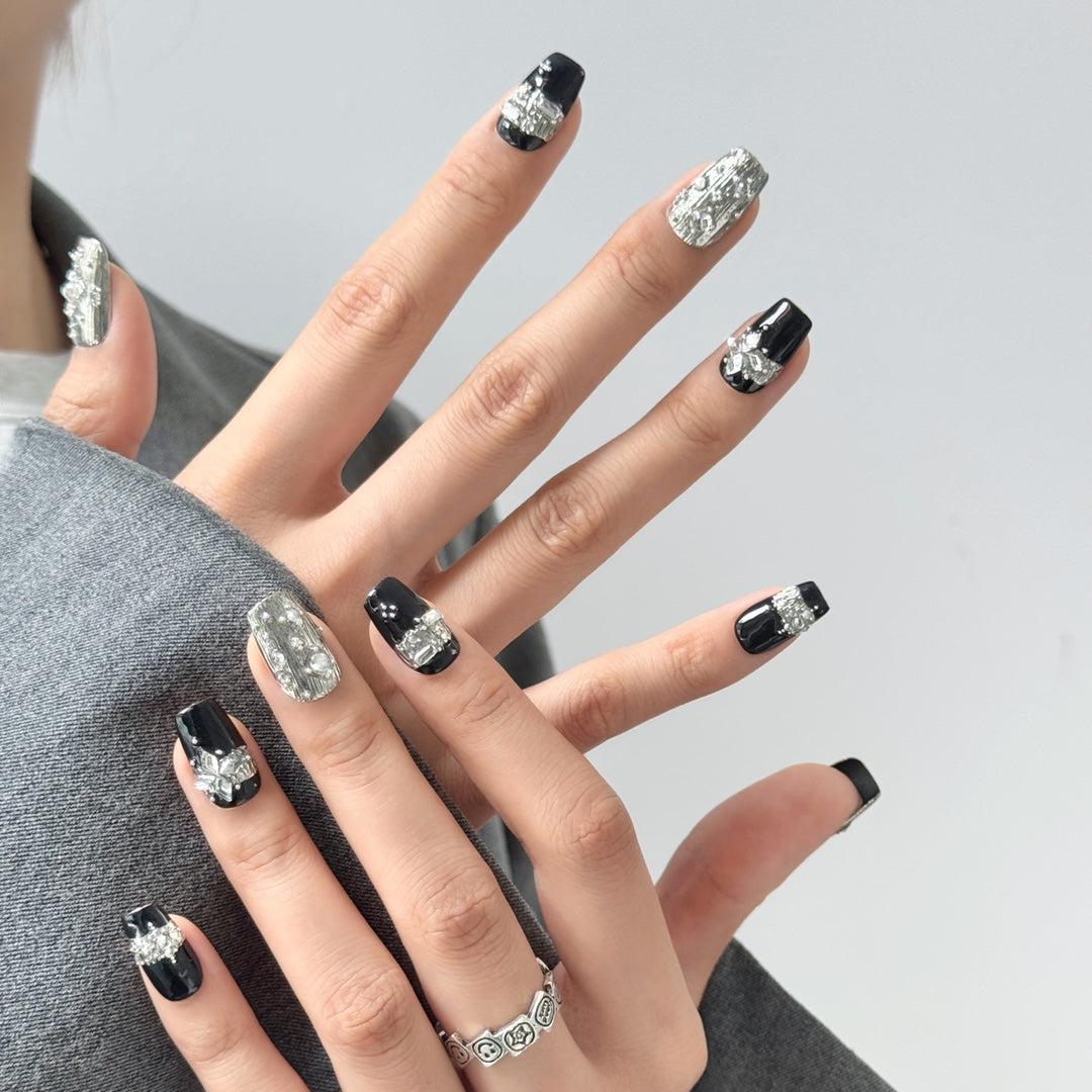 Black Silver Dress Luxurious Glue-on Nails Art