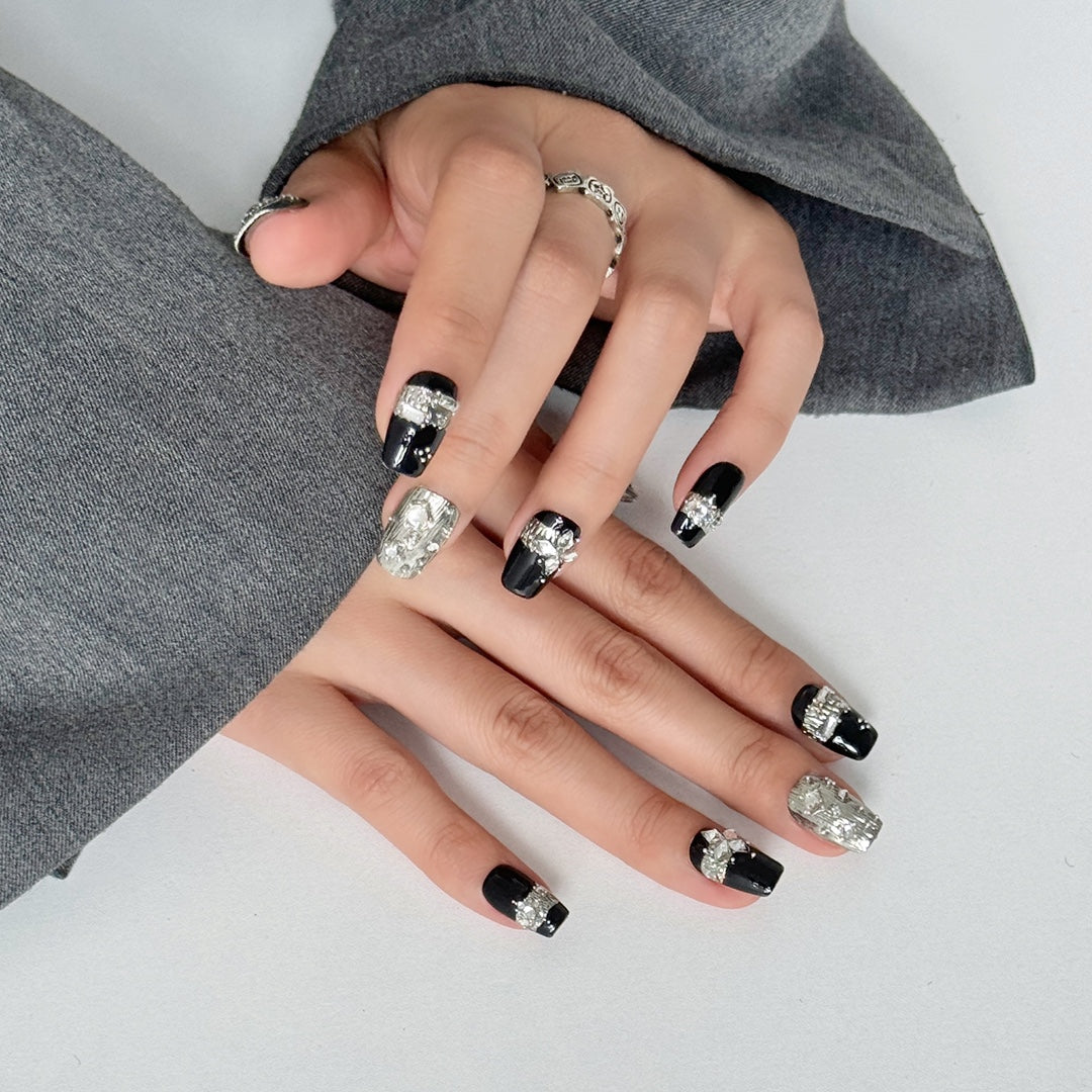 Black Silver Dress Luxurious Glue-on Nails Art