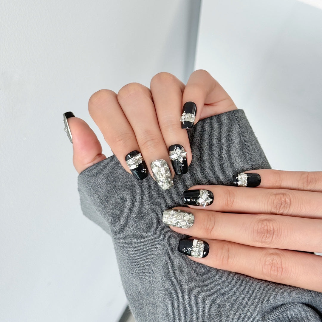 Black Silver Dress Luxurious Glue-on Nails Art